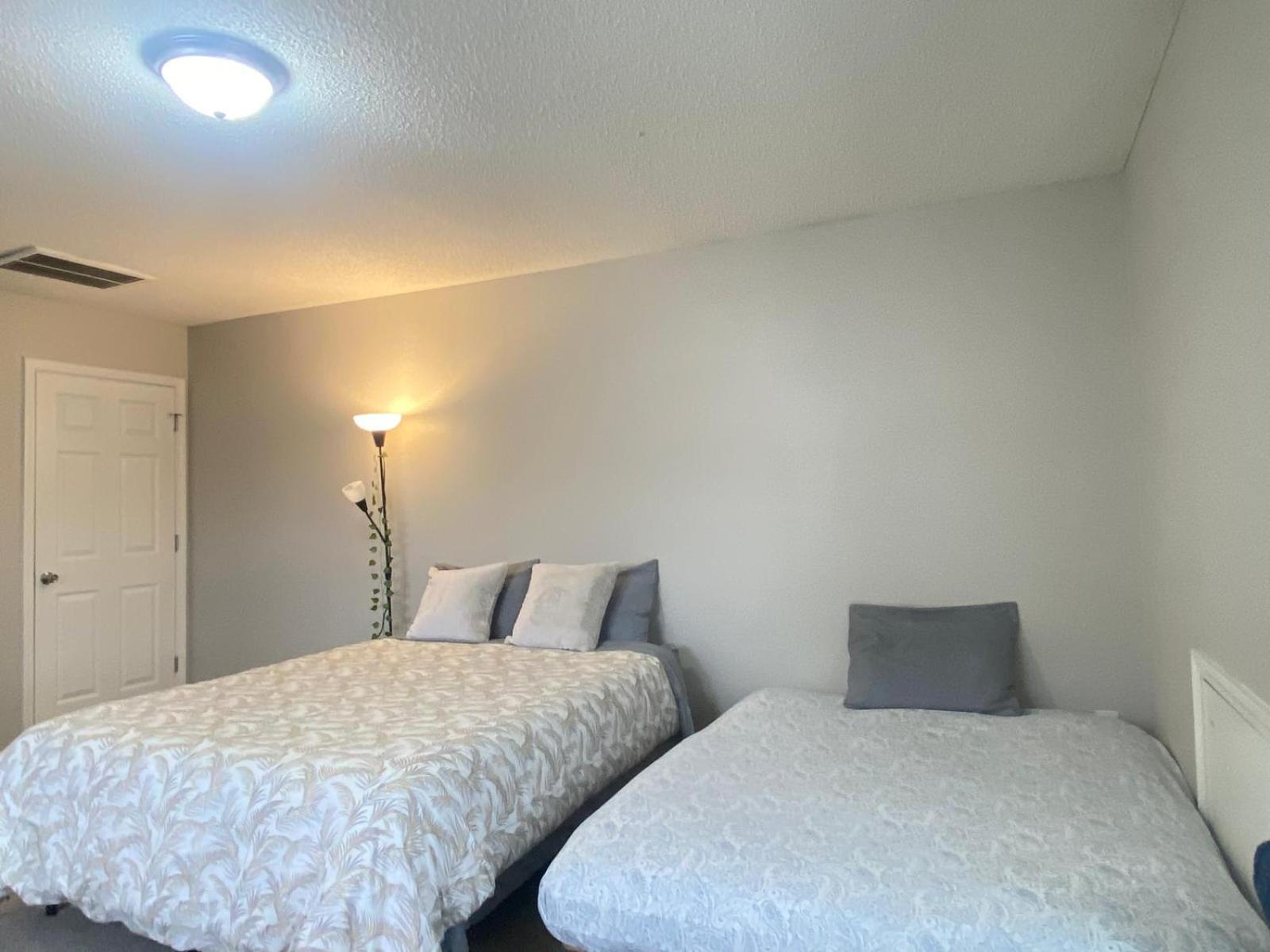Private Room & Bathroom Close To Downtown Raleigh Exteriör bild